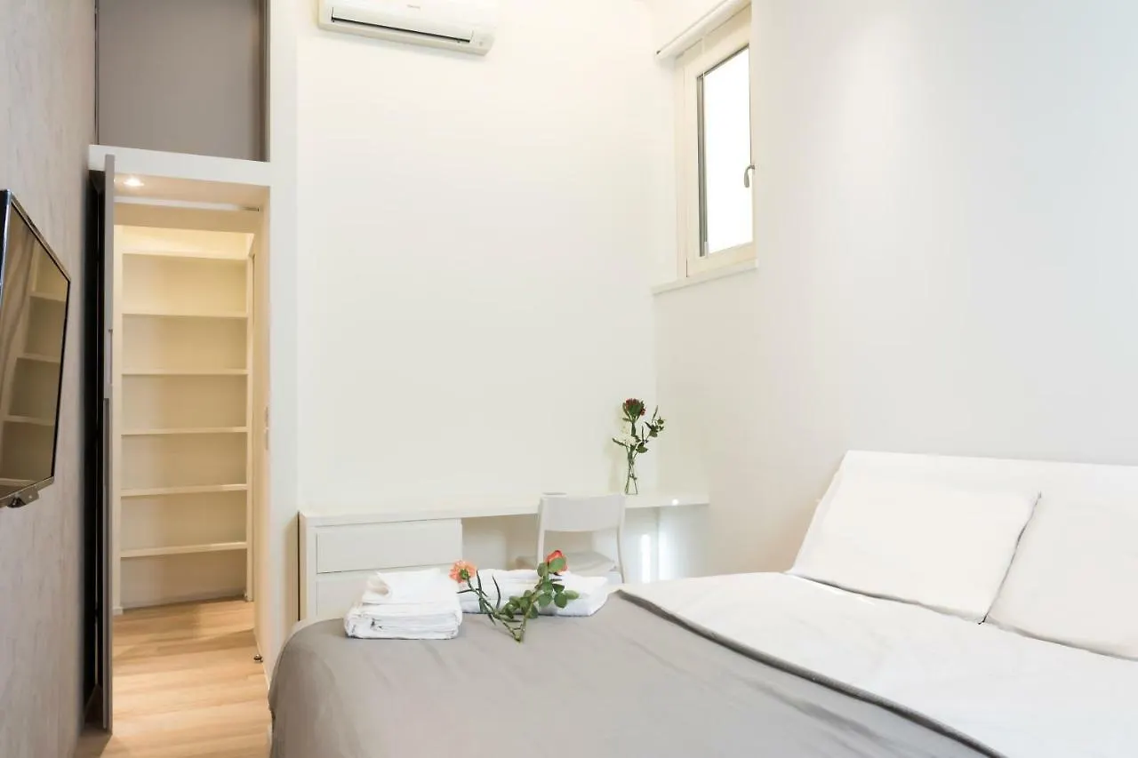 Brisa Apartment Milan Italy